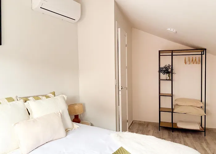 Chillahomes 103 アパート カンデレダ